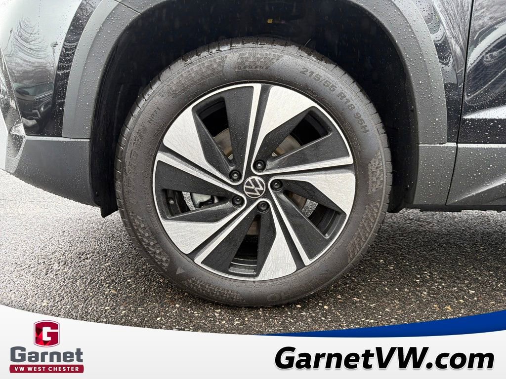 New 2026 Volkswagen Taos SE image 22