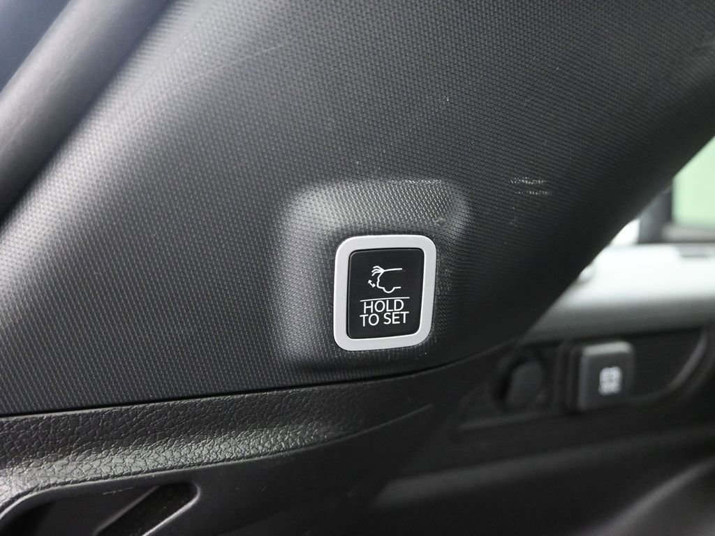 Used 2024 Jeep Grand Cherokee Limited w/ Trailer Tow Package image 17