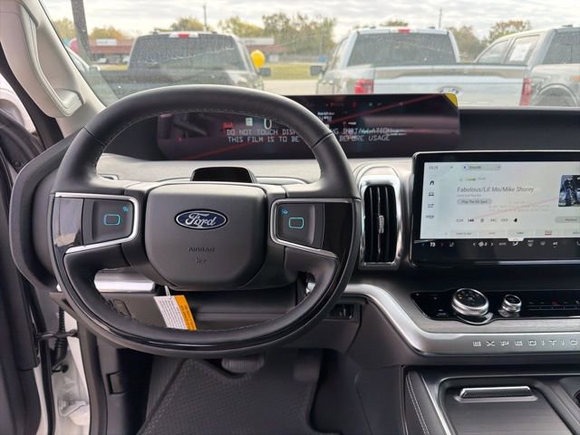 New 2025 Ford Expedition Platinum w/ Driver's Package image 22