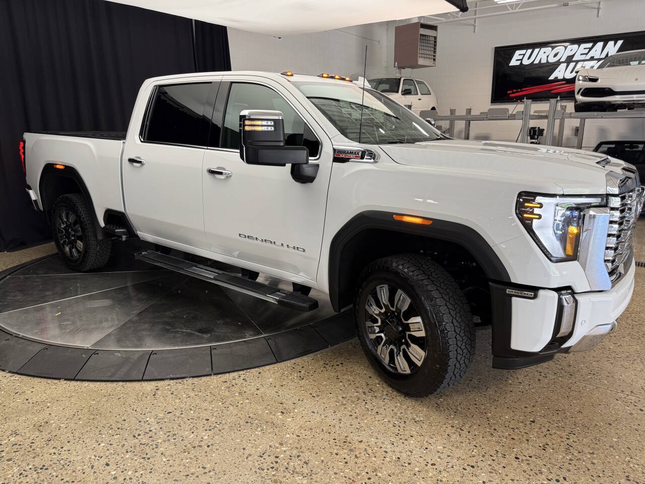 Used 2026 GMC Sierra 2500 Denali w/ Denali Reserve Package AWD/4WD image 13