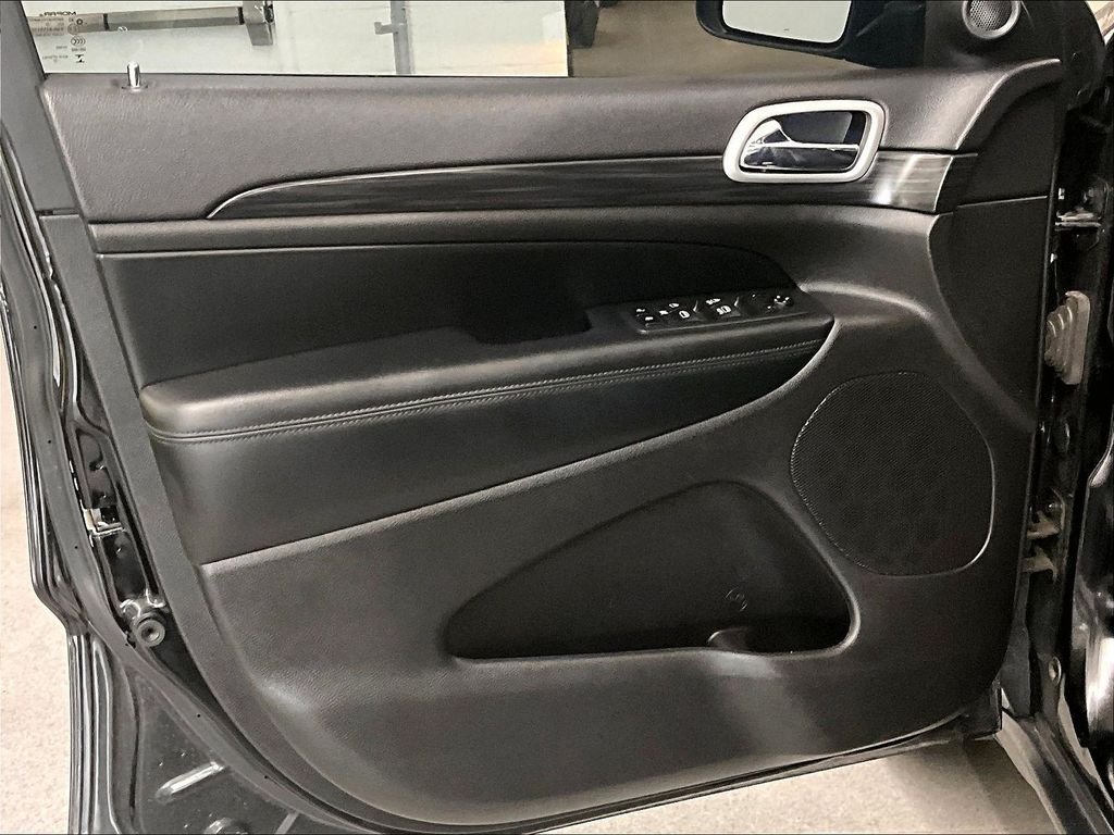 Used 2020 Jeep Grand Cherokee Laredo w/ Quick Order Package 2BN North AWD/4WD image 9