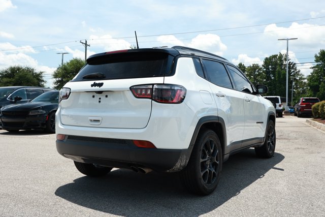 Used 2022 Jeep Compass Latitude FWD image 4