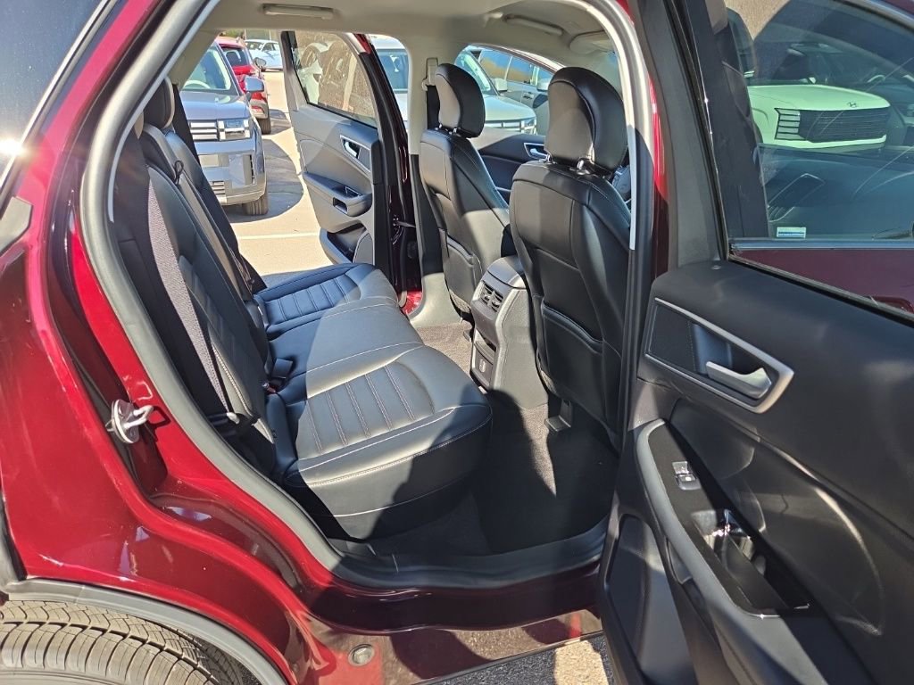 Used 2019 Ford Edge SEL w/ Equipment Group 201A image 27