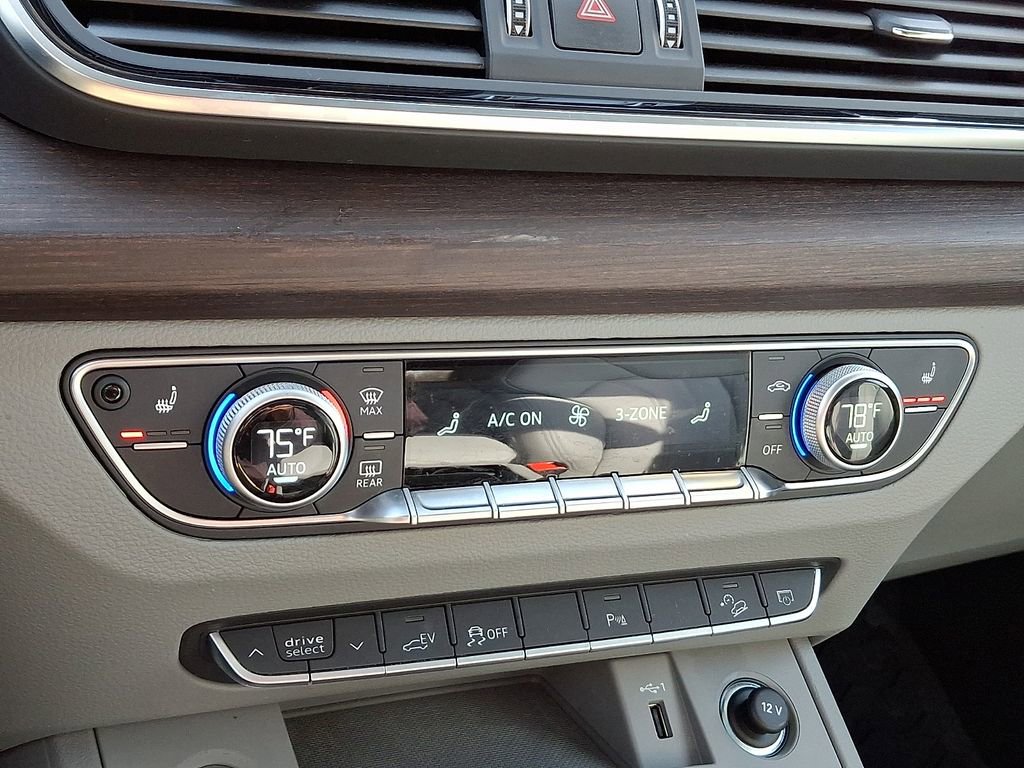 Used 2023 Audi Q5 e Premium w/ Convenience Package image 22