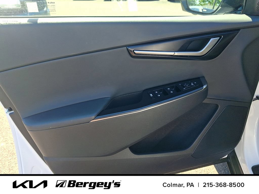 Certified 2025 Kia EV6 Light w/ Light LR Technology Package AWD/4WD image 15