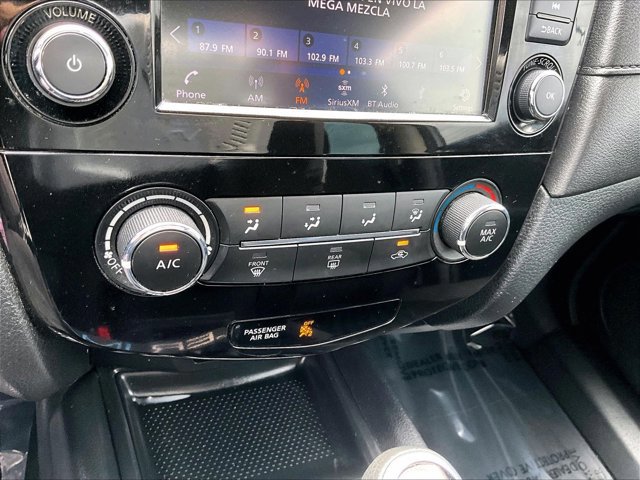 Used 2020 Nissan Rogue S FWD image 23