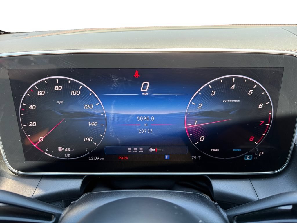 Used 2025 Mercedes-Benz GLC 300 4MATIC image 13