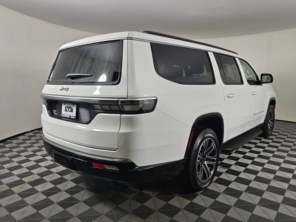 New 2026 Jeep Grand Wagoneer L 4WD w/ HD Trailer Tow Package image 4