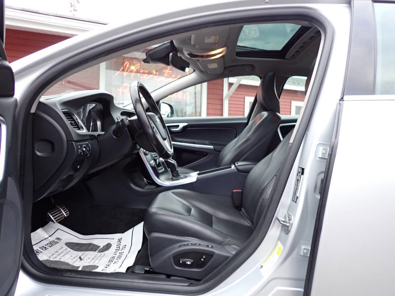 Used 2016 Volvo S60 T5 Premier image 7