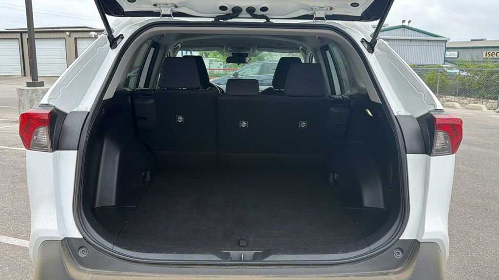 Certified 2025 Toyota RAV4 LE image 37
