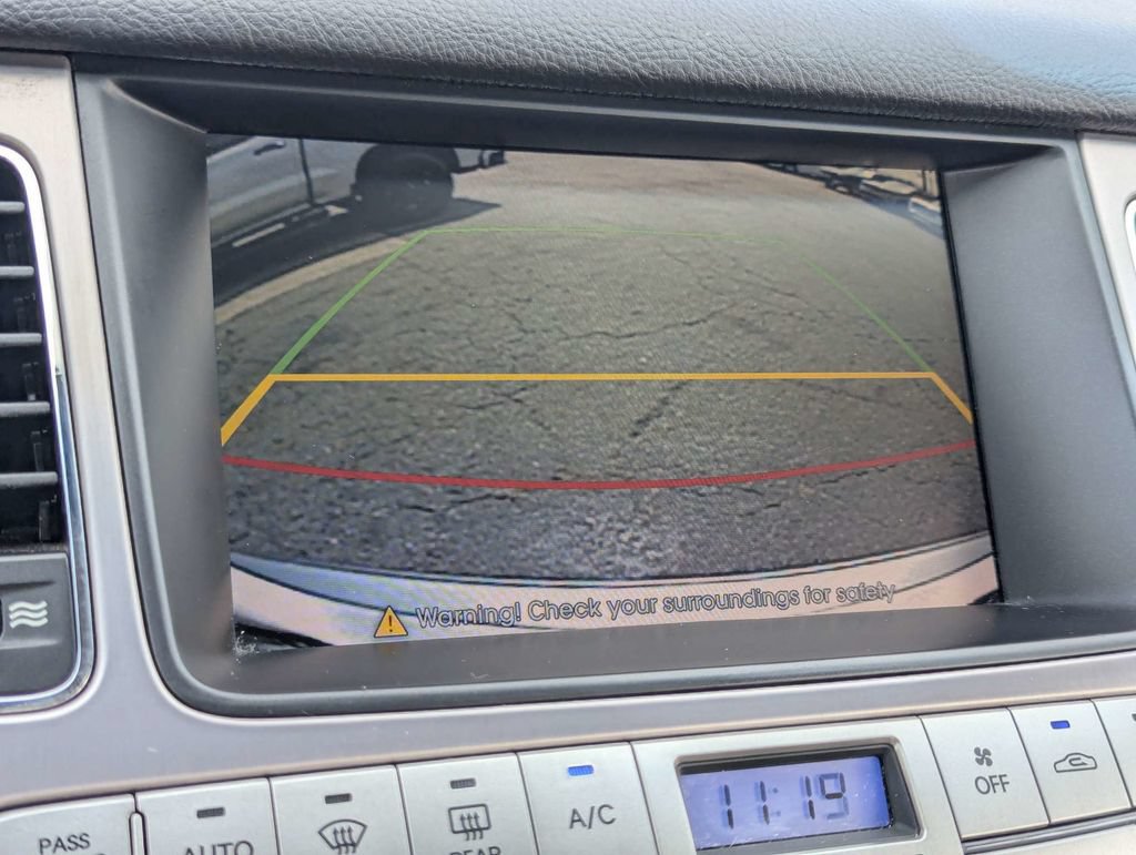 Used 2011 Hyundai Genesis 4.6 RWD image 21