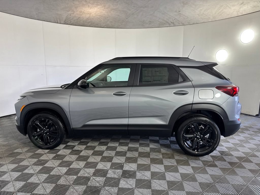 New 2026 Chevrolet TrailBlazer LT w/ Midnight Edition AWD/4WD image 8