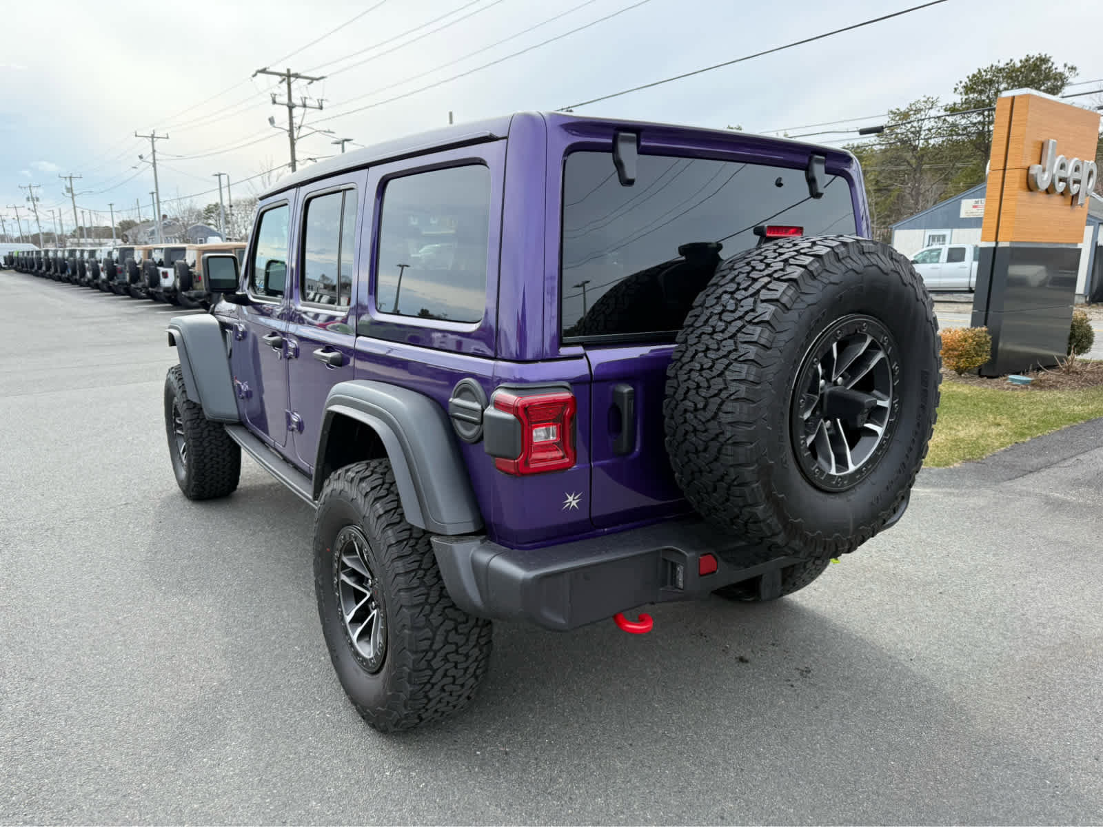 Used 2026 Jeep Wrangler Unlimited Rubicon w/ Xtreme 35 Tire Package image 9