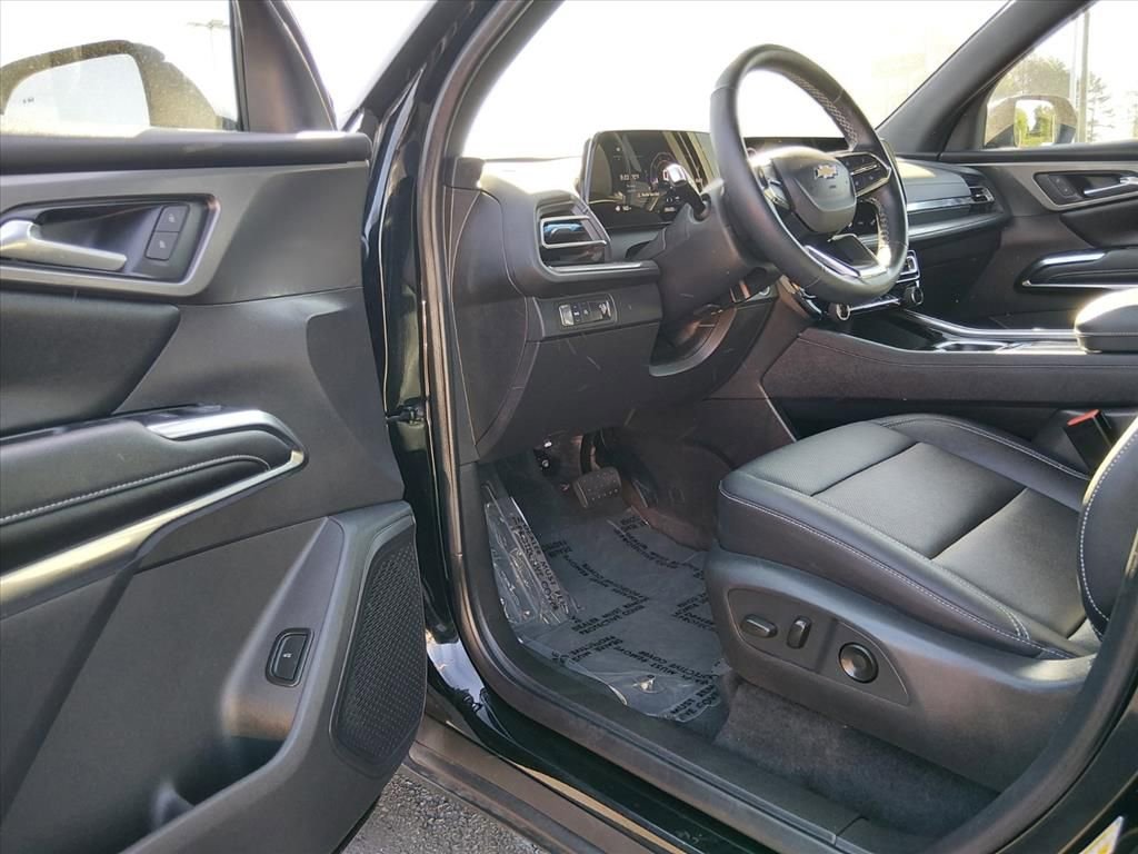 Used 2024 Chevrolet Traverse LT FWD image 15