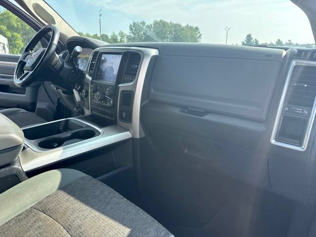 Used 2018 RAM 2500 SLT w/ Black Appearance Group AWD/4WD image 27