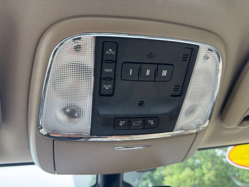Used 2017 Jeep Grand Cherokee Limited AWD/4WD image 25