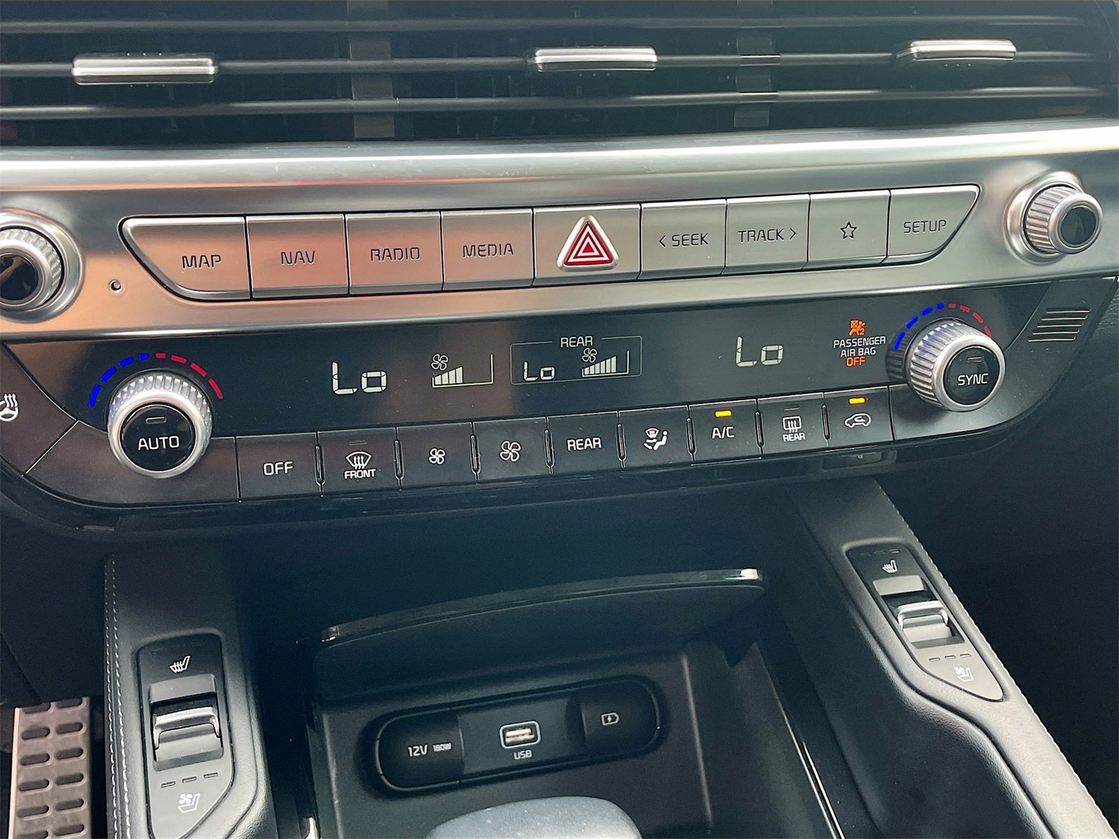 Used 2022 Kia Telluride SX w/ SX Prestige Package image 16