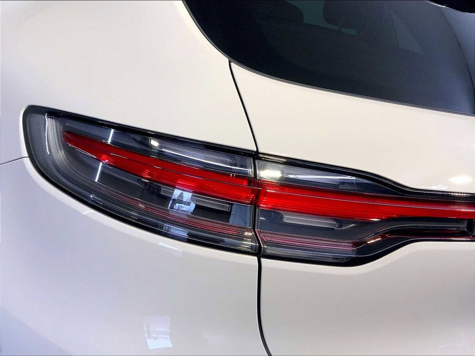 Certified 2023 Porsche Macan Turbo image 30