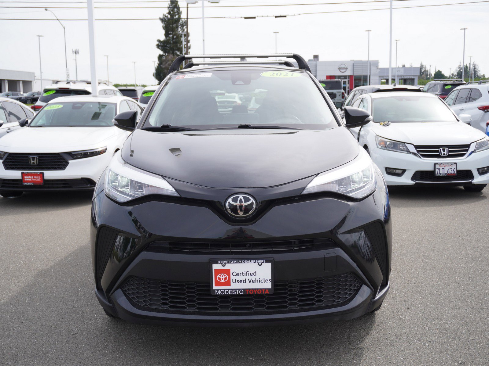 Used 2021 Toyota C-HR LE image 4