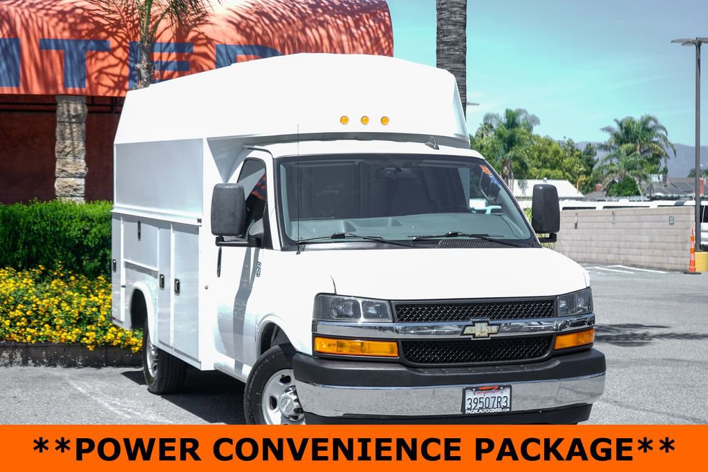 Used 2022 Chevrolet Express 3500 w/ Power Convenience Package RWD image 2