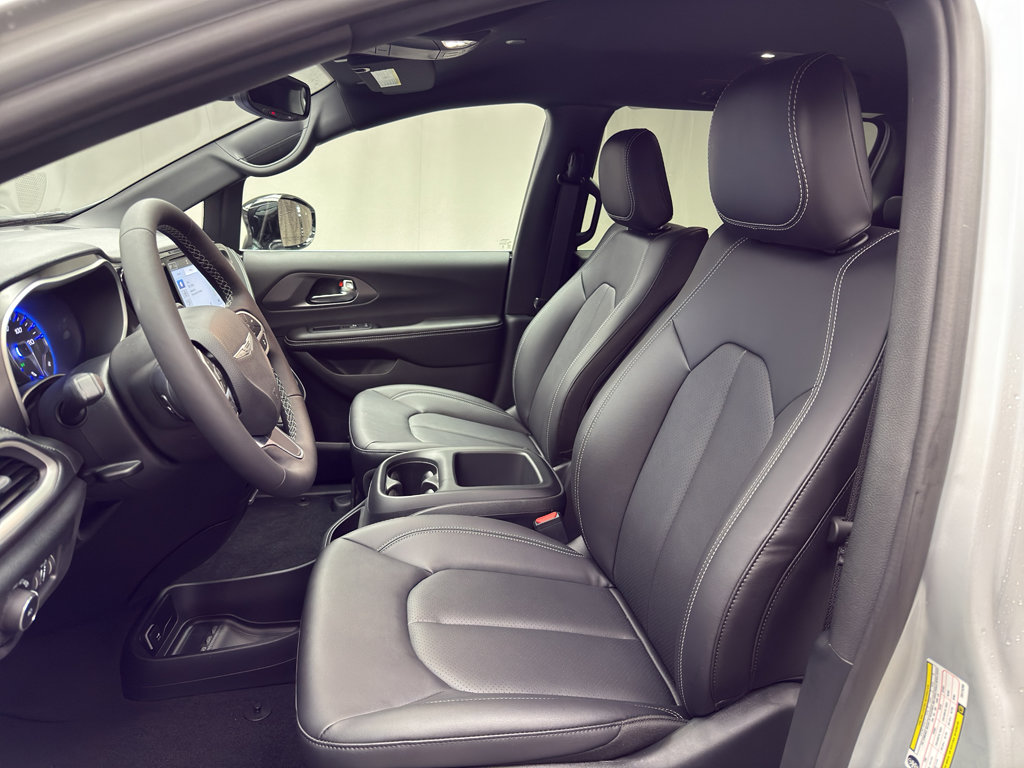New 2026 Chrysler Pacifica Select image 7
