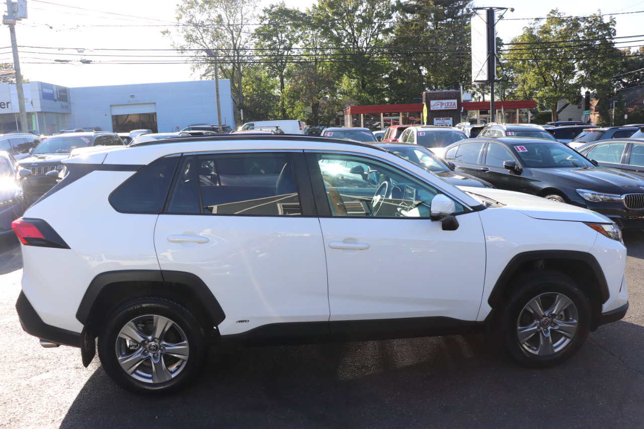 Used 2025 Toyota RAV4 XLE image 6