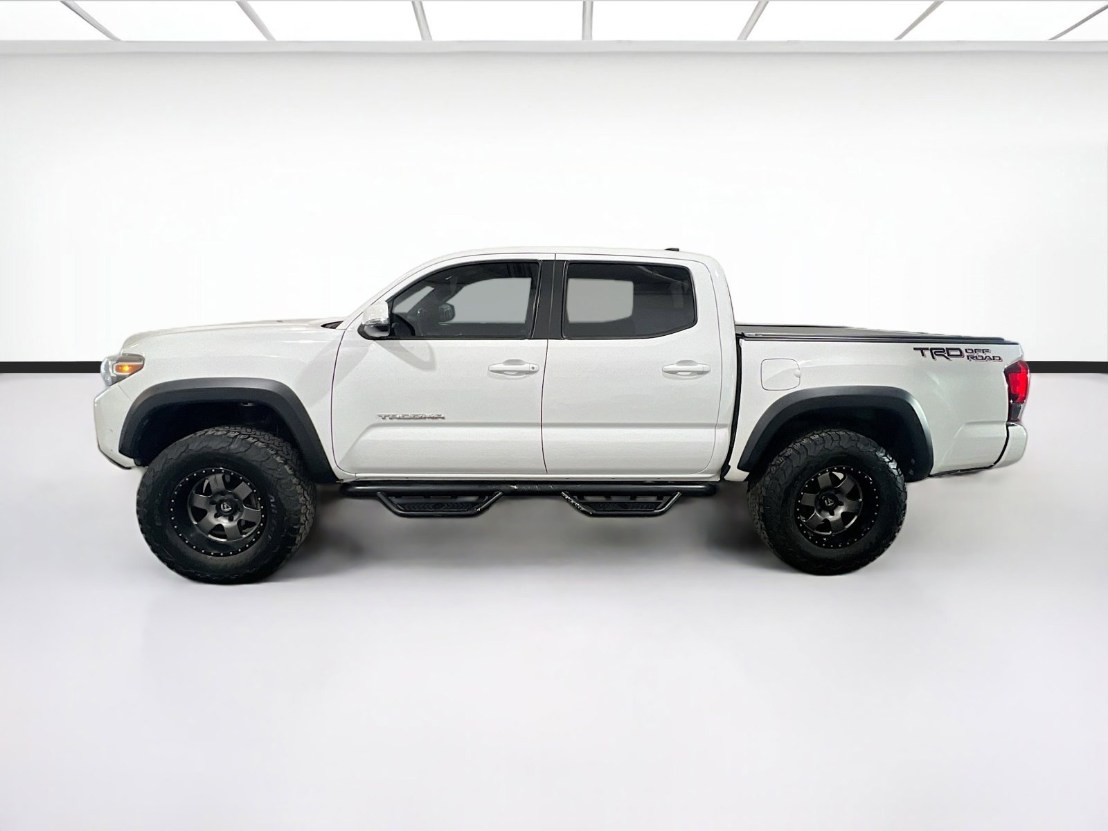 Used 2018 Toyota Tacoma TRD Off-Road w/ Technology Package RWD image 20