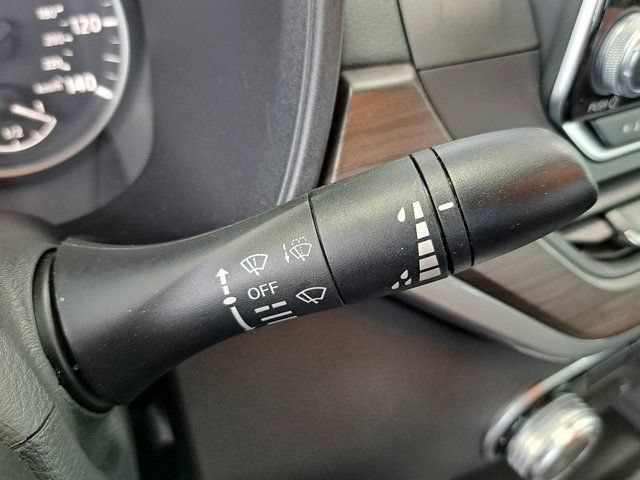 Used 2025 Nissan Altima 2.5 SV FWD image 11