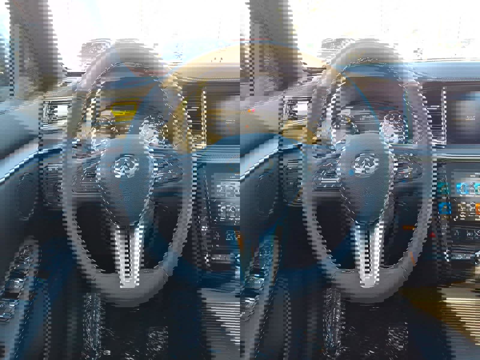 Certified 2023 INFINITI QX55 Luxe w/ Cargo Package image 17