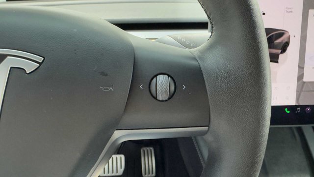 Used 2024 Tesla Model Y Performance AWD/4WD image 24