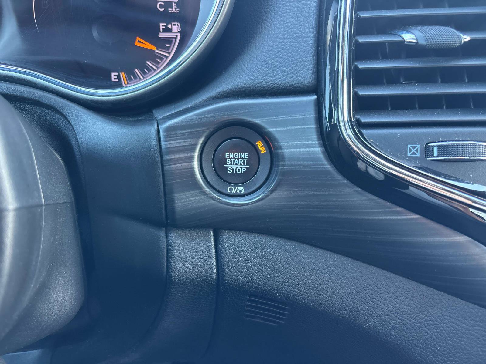 Certified 2019 Jeep Grand Cherokee Altitude AWD/4WD image 28