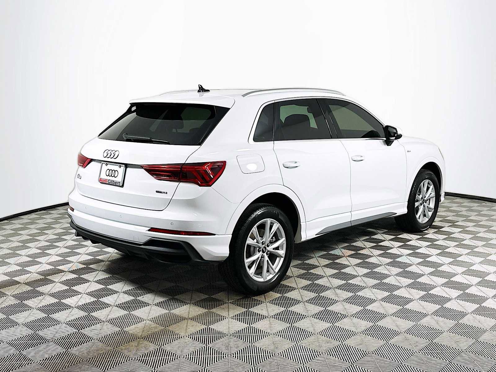 Certified 2024 Audi Q3 2.0T Premium w/ Convenience Package image 7