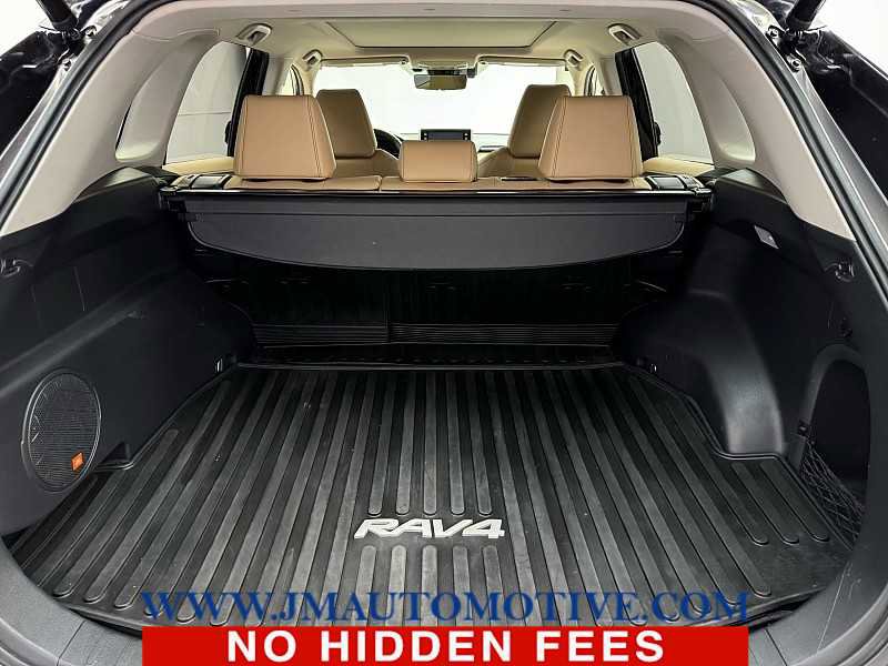 Used 2020 Toyota RAV4 Limited image 17