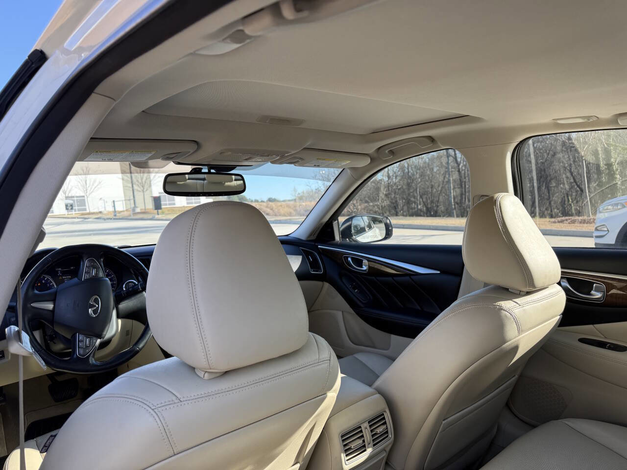 Used 2014 INFINITI Q50 Premium w/ Technology Package image 10