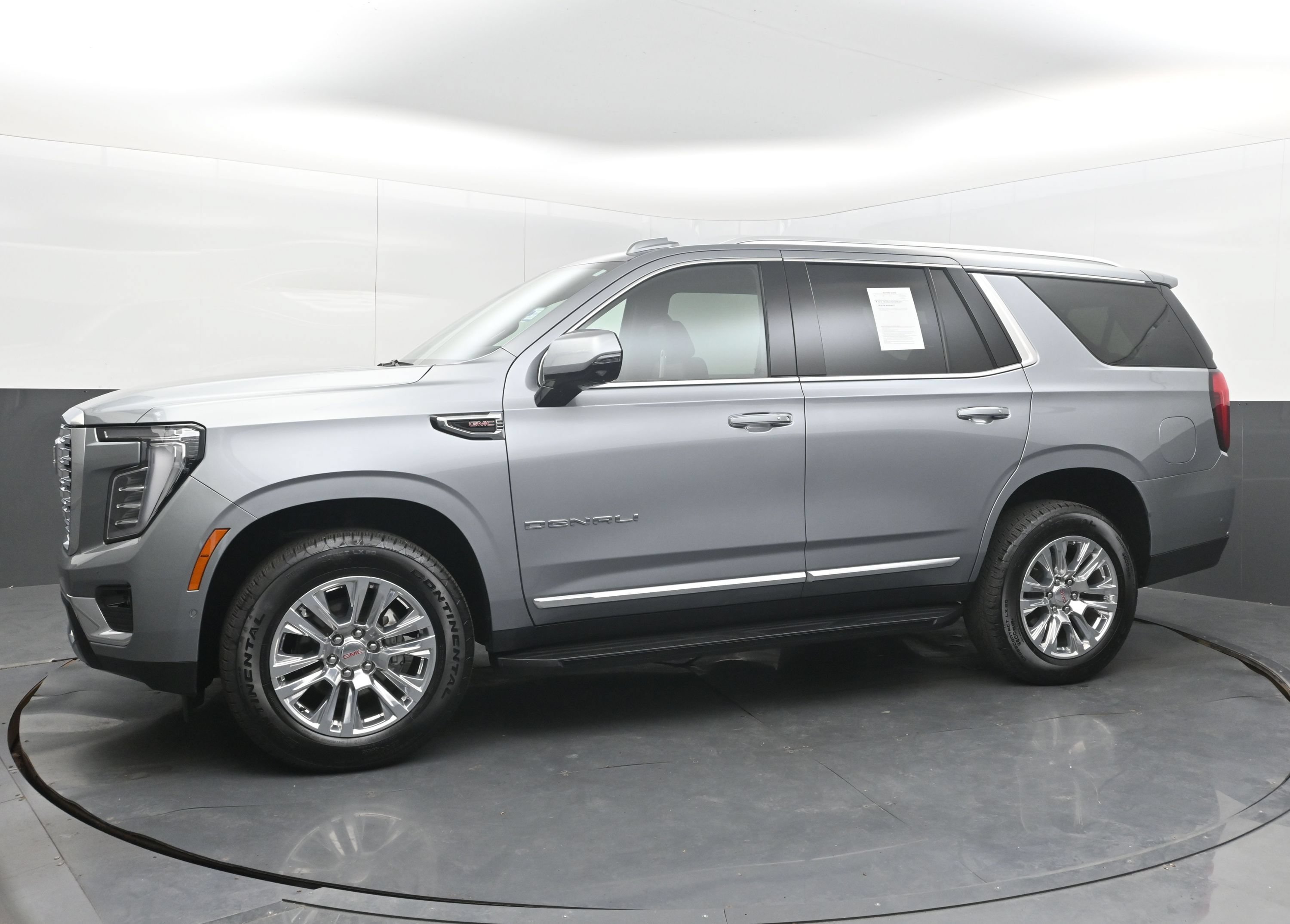 Used 2025 GMC Yukon Denali RWD image 5