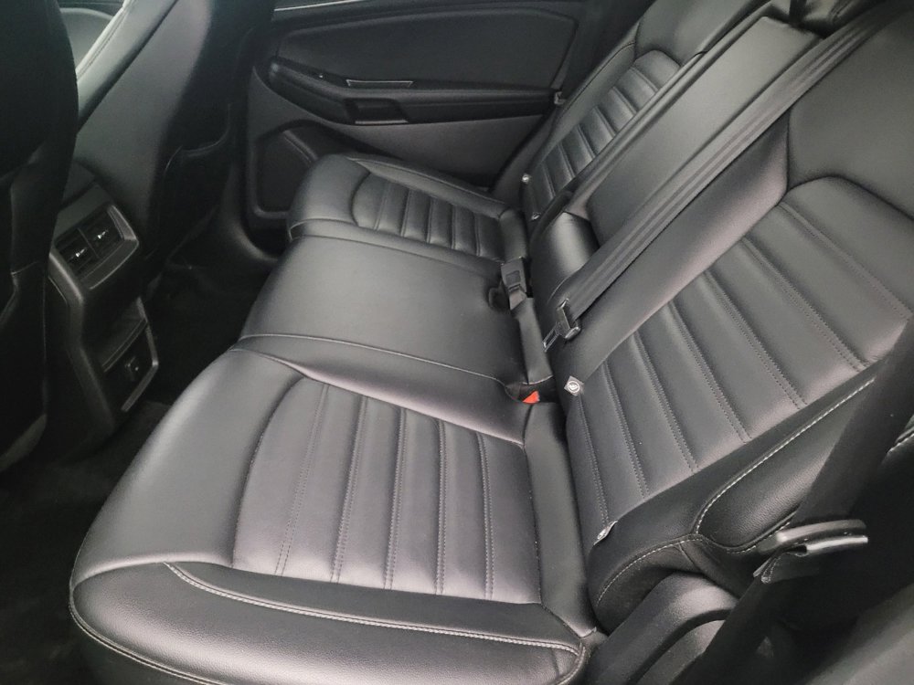 Used 2017 Ford Edge SEL w/ Equipment Group 201A FWD image 18