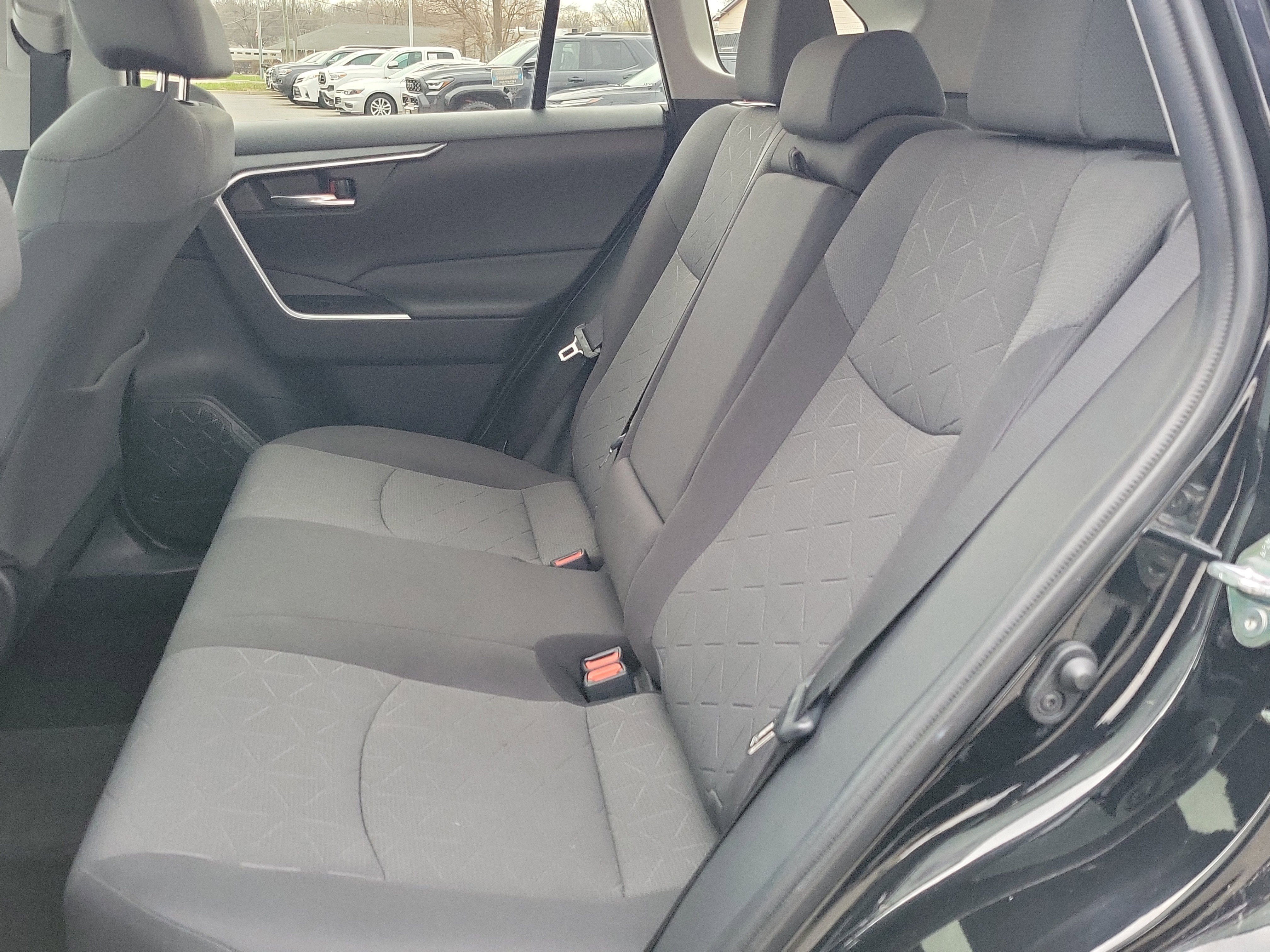 Used 2020 Toyota RAV4 XLE w/ Convenience Package image 12