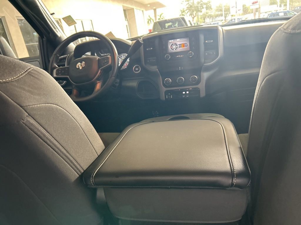 Used 2024 RAM 3500 Tradesman w/ Chrome Appearance Group image 30