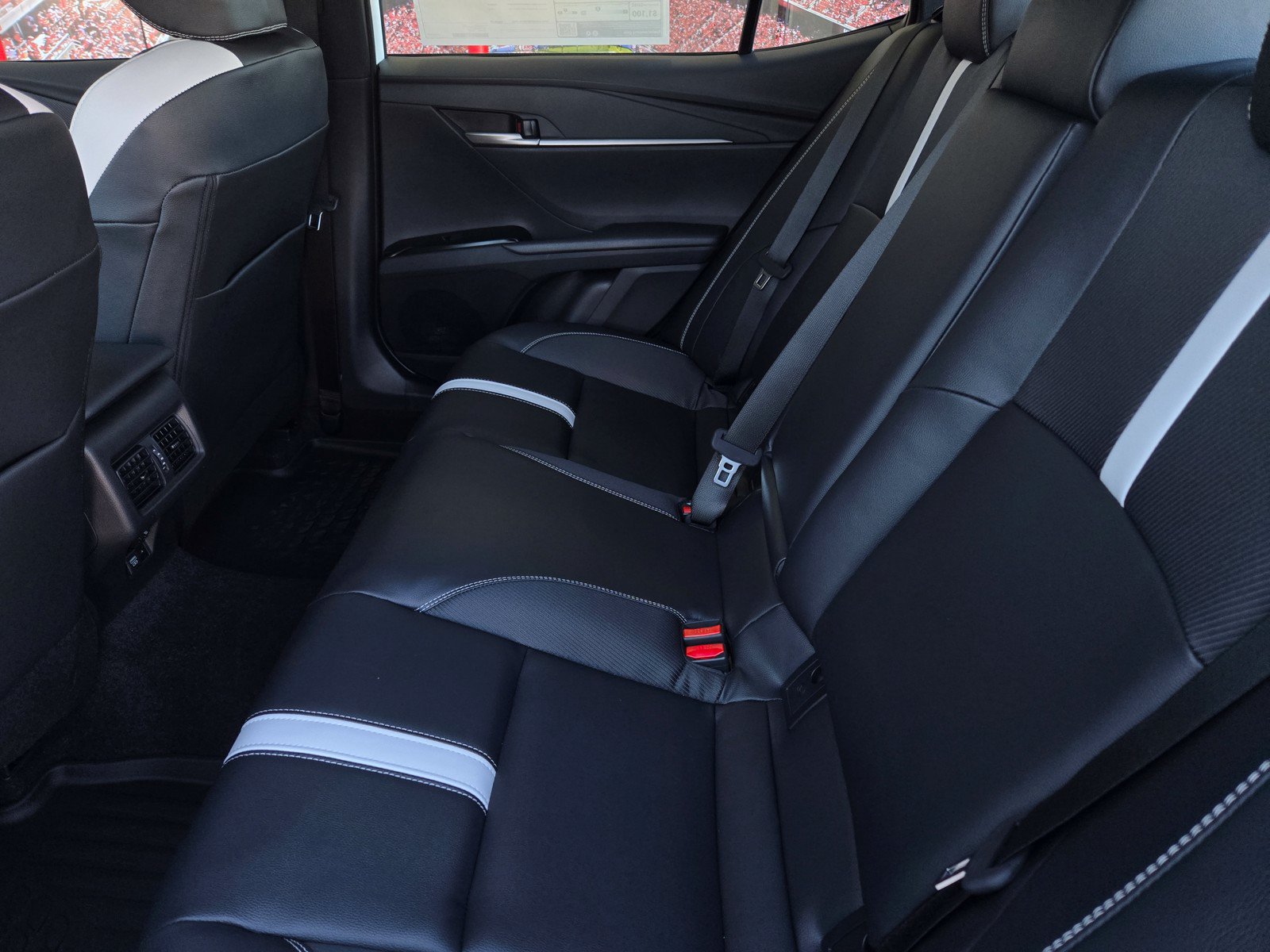 New 2026 Toyota Camry Hybrid FWD image 8