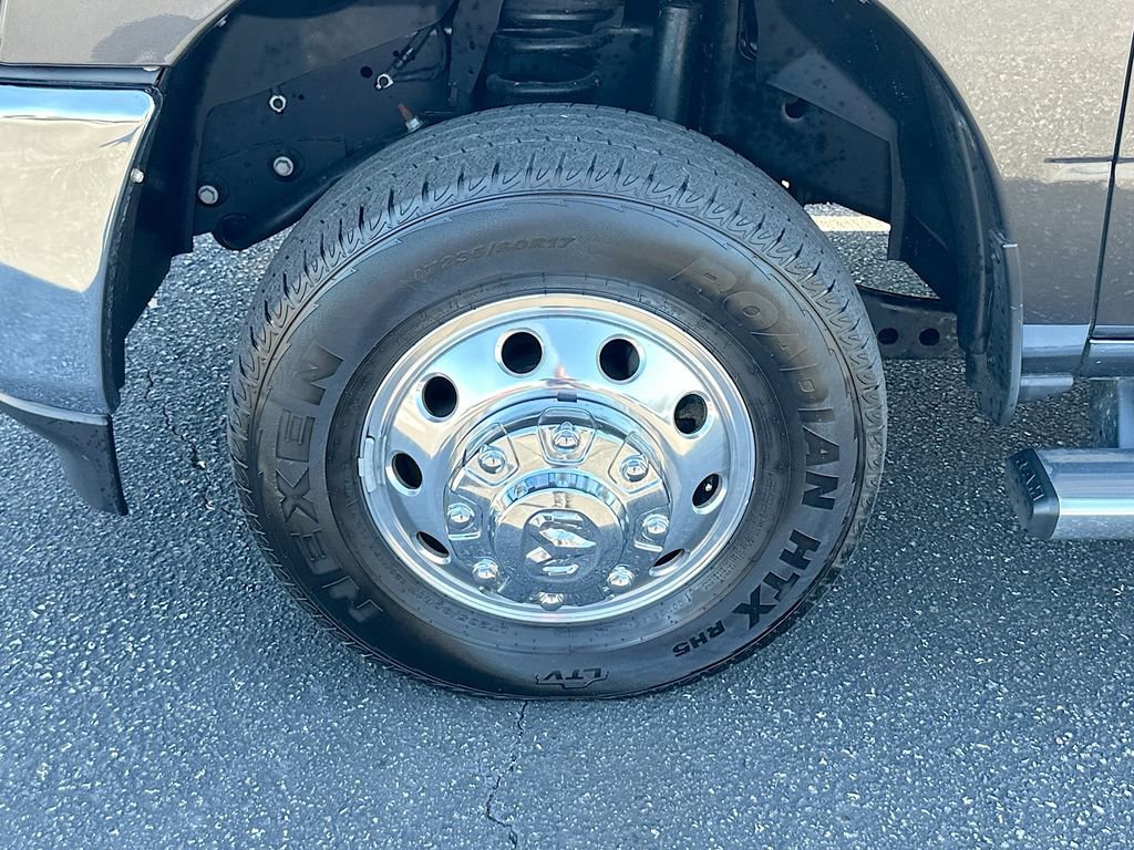 Used 2024 RAM 3500 Laramie w/ Chrome Bumper Package image 31
