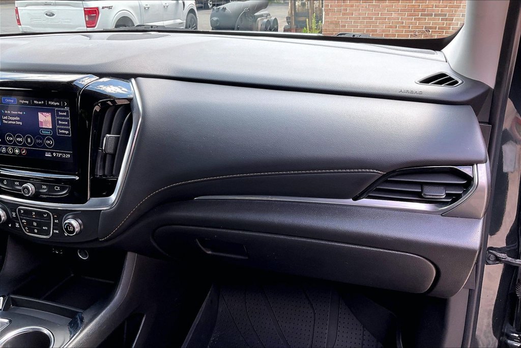 Used 2021 Chevrolet Traverse LT w/ LPO, Floor Liner Package AWD/4WD image 15