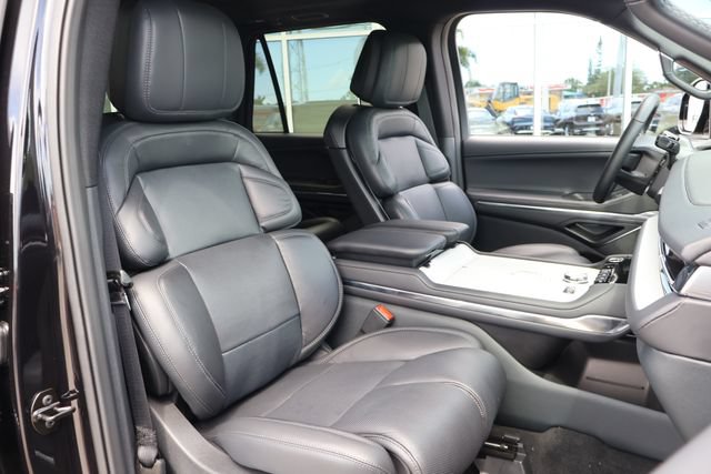 New 2027 Lincoln Navigator Reserve w/ Jet Appearance Package AWD/4WD image 21