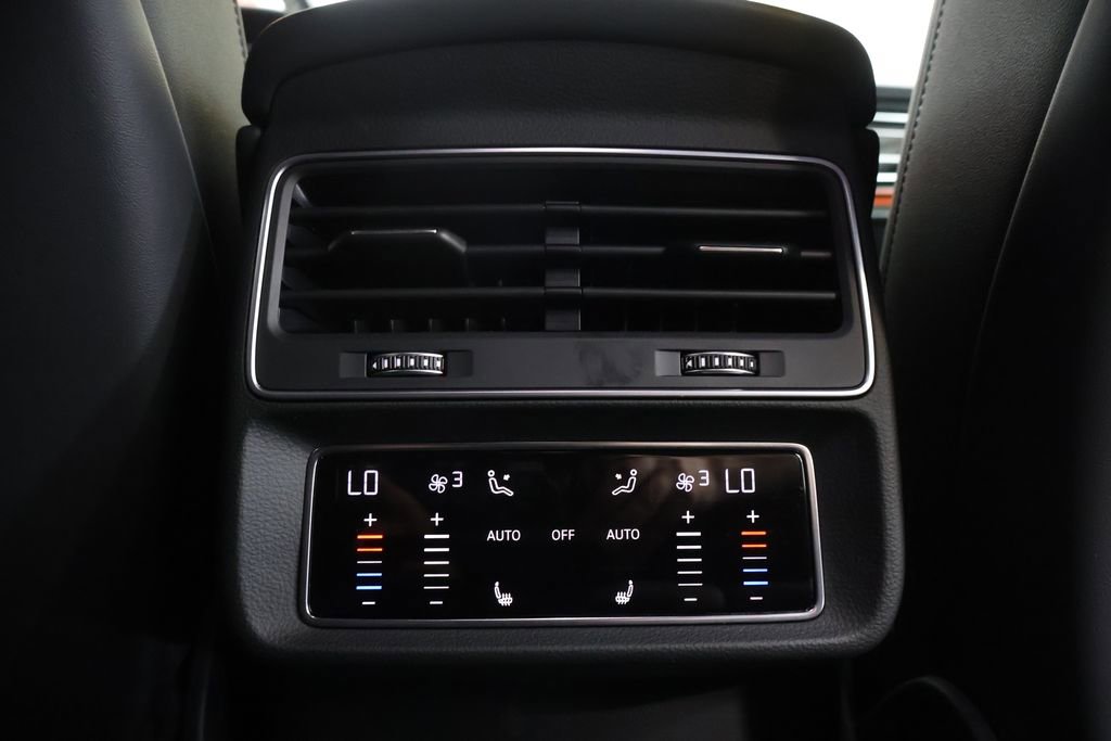 Used 2025 Audi Q8 Premium Plus w/ Premium Plus Package AWD/4WD image 25