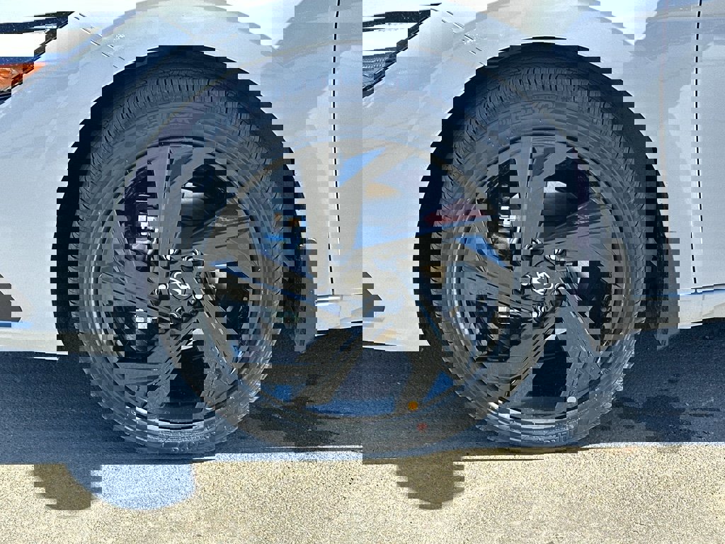 New 2026 Hyundai Elantra Sport image 3