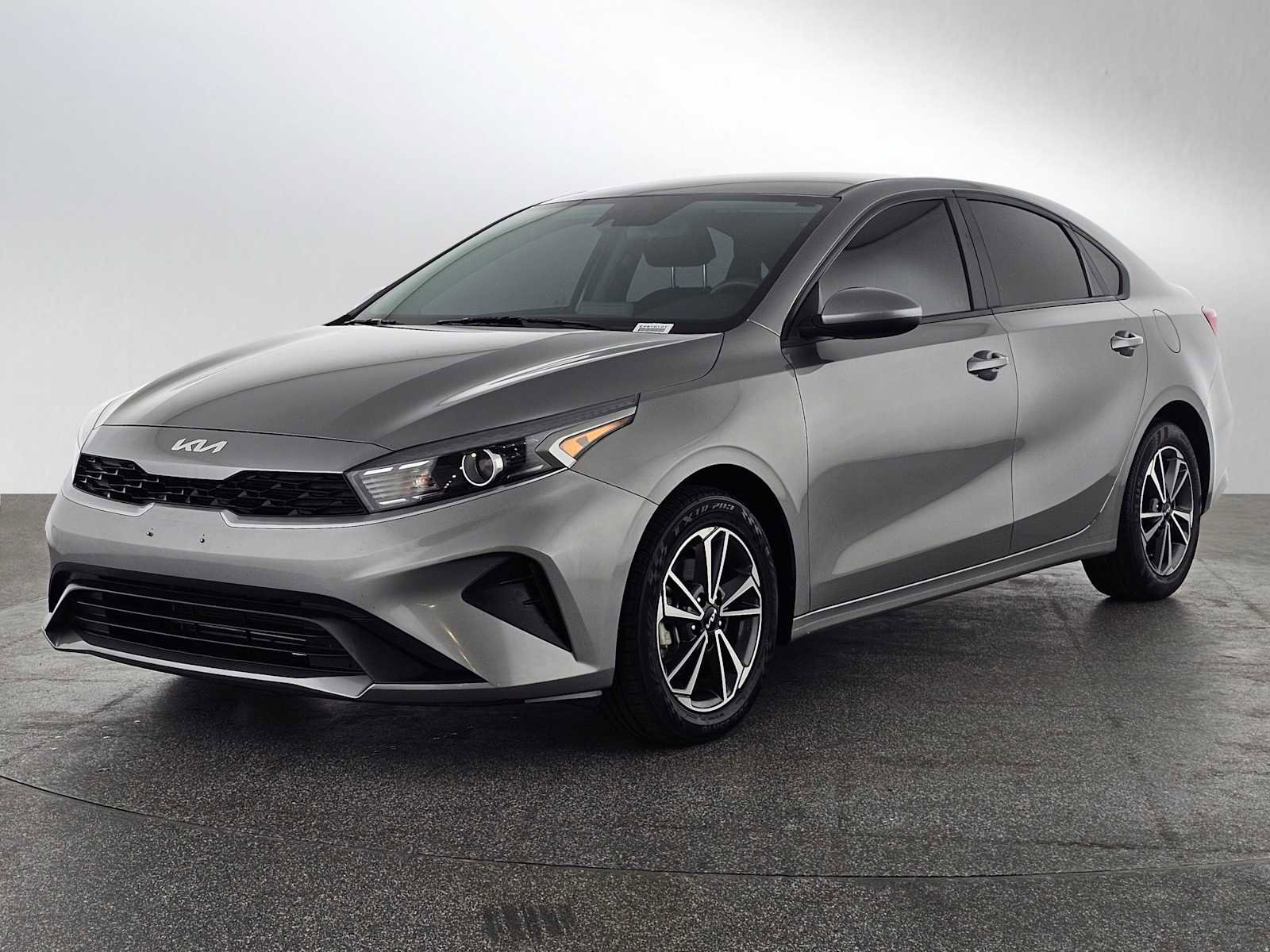 Used 2022 Kia Forte LXS FWD image 7