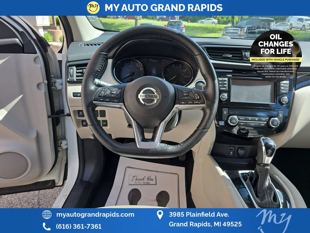 Used 2017 Nissan Rogue Sport SL w/ SL Premium Package AWD/4WD image 13