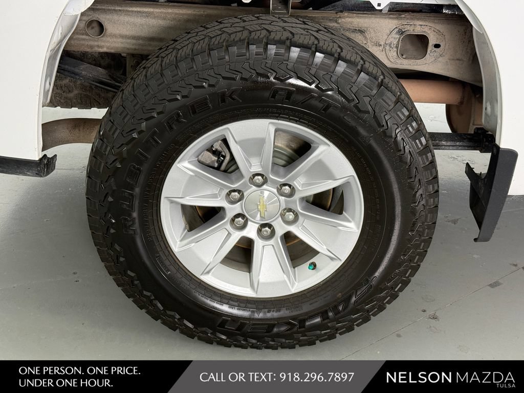 Used 2020 Chevrolet Silverado 1500 LT w/ Convenience Package AWD/4WD image 11