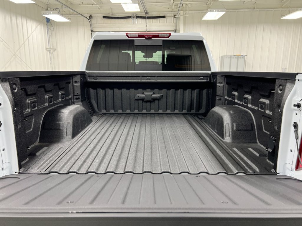 Used 2026 Chevrolet Silverado 1500 High Country w/ Technology Package AWD/4WD image 25