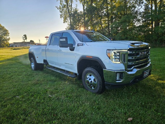 Used 2022 GMC Sierra 3500 SLE w/ SLE Convenience Package AWD/4WD image 2
