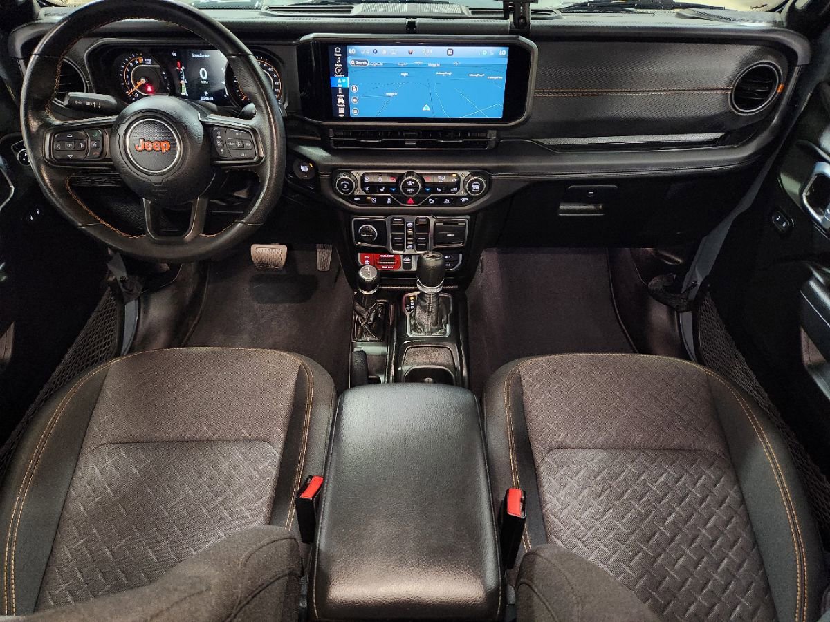 Used 2024 Jeep Gladiator Mojave w/ Technology Group AWD/4WD image 46